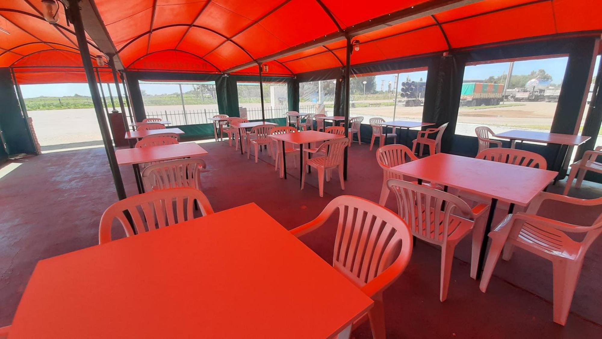 Hotel Y Restaurant Don Quijote Macachin  ภายนอก รูปภาพ
